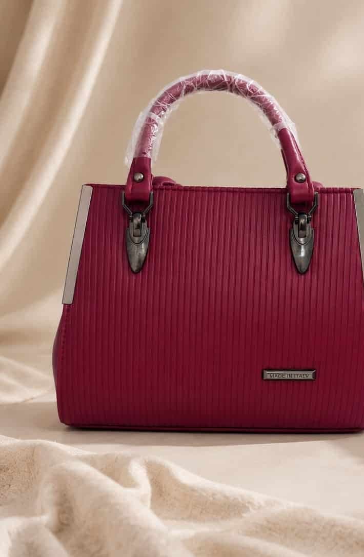 maroon-ribbed-bag